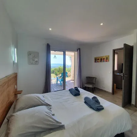 Tres Belle Vue Et Piscine Chauffee - Baccalocation Apartman