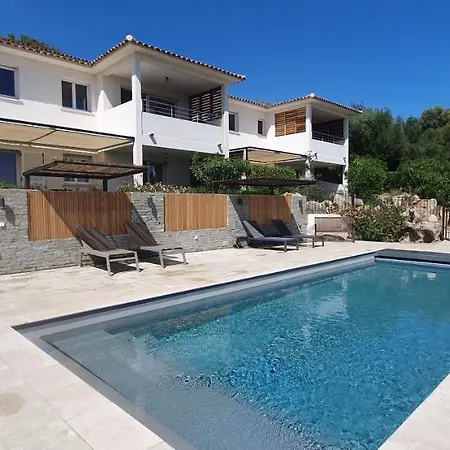 Tres Belle Vue Et Piscine Chauffee - Baccalocation Apartman