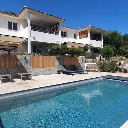 Tres Belle Vue Et Piscine Chauffee - Baccalocation *
