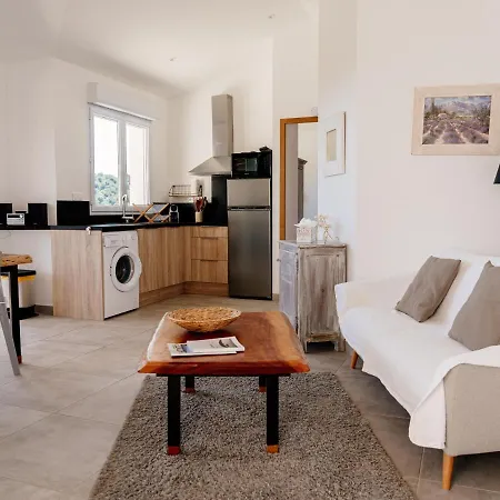 Apartment Tres Belle Vue Et Piscine Chauffee - Baccalocation