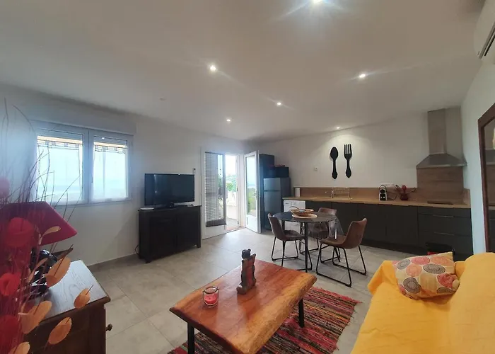 Très Belle Résidence Vue Et Piscine Chauffée - Baccalocation