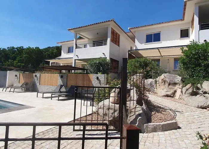 Tres Belle Vue Et Piscine Chauffee - Baccalocation *