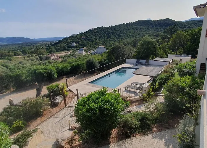 Tres Belle Vue Et Piscine Chauffee - Baccalocation *