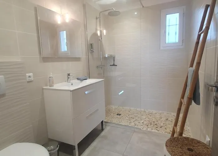 Apartament Tres Belle Vue Et Piscine Chauffee - Baccalocation